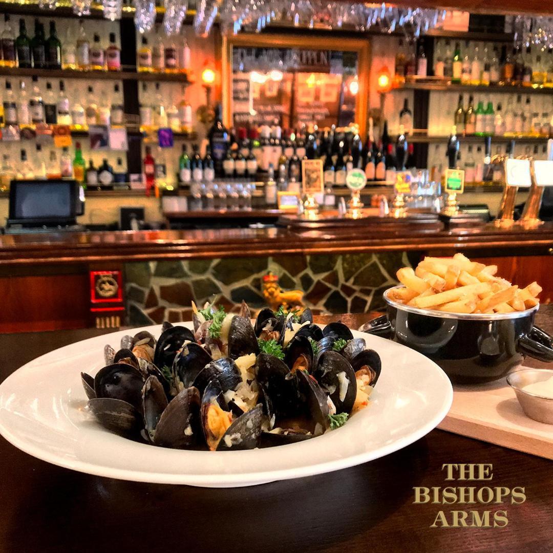 Hotel Bishops Arms Mora Ngoại thất bức ảnh
